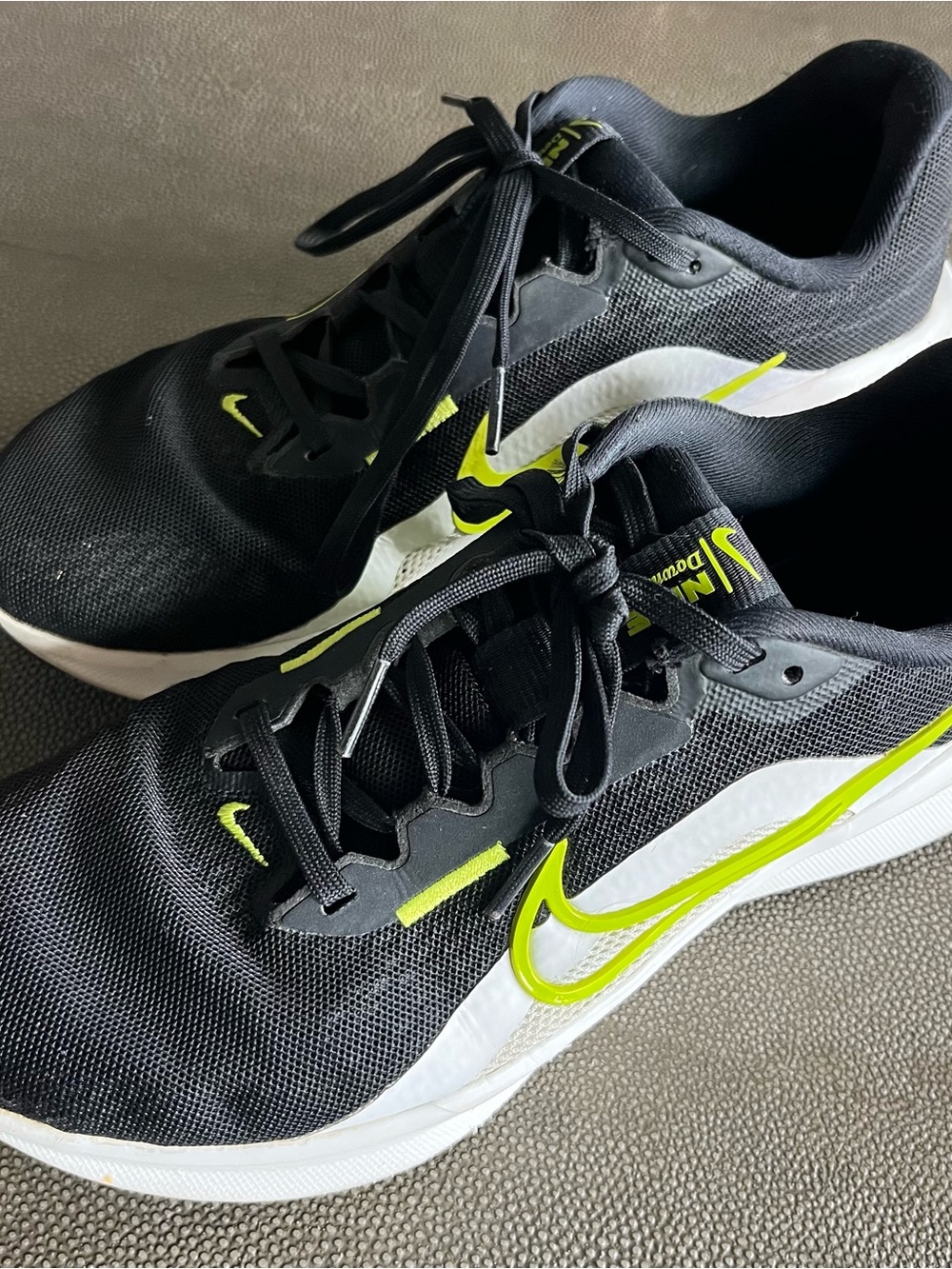 Nike Women’s Downshifter 13 Running Shoe - Size 8 (EUC)